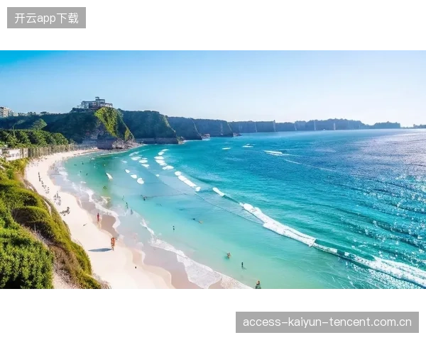 冲浪女将的太阳之旅：从海浪到封面，她的自由瞬间